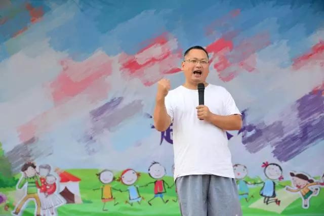 廣東博皓公司總經(jīng)理、鷹之家班主任尹總,為我們本次運(yùn)動(dòng)會(huì)致開幕詞